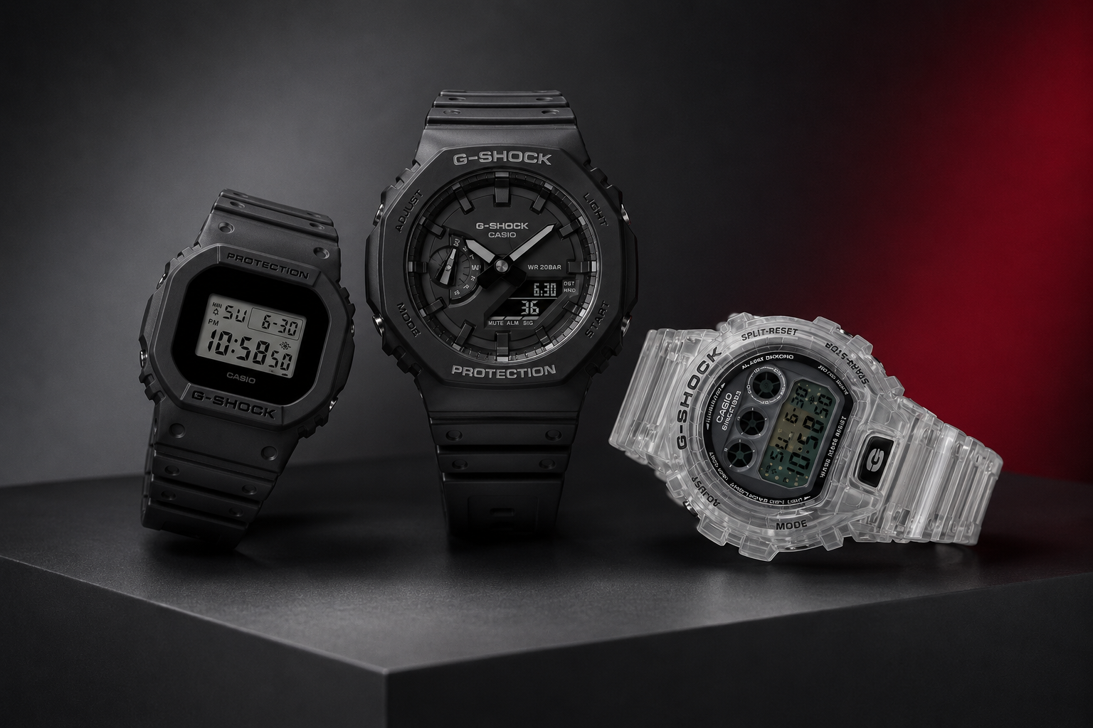 Tres relojes G-SHOCK sobre un fondo oscuro
